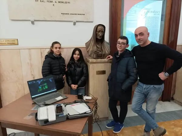 teacher_and_students_einstar